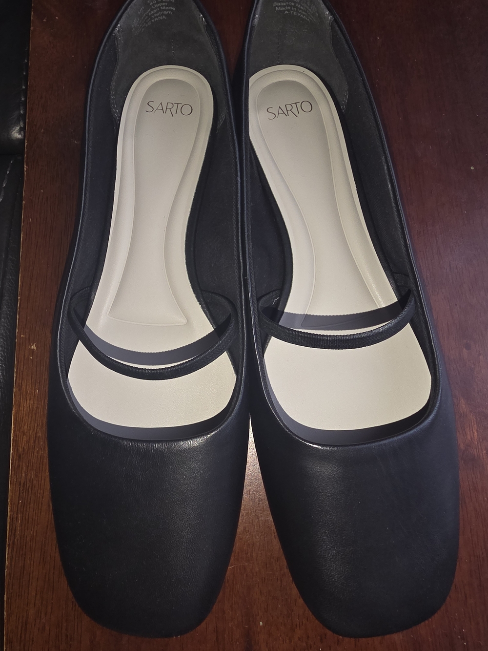 Franco Sarto Black Ballet Flats with Ivory Insole - Picture 2 of 4